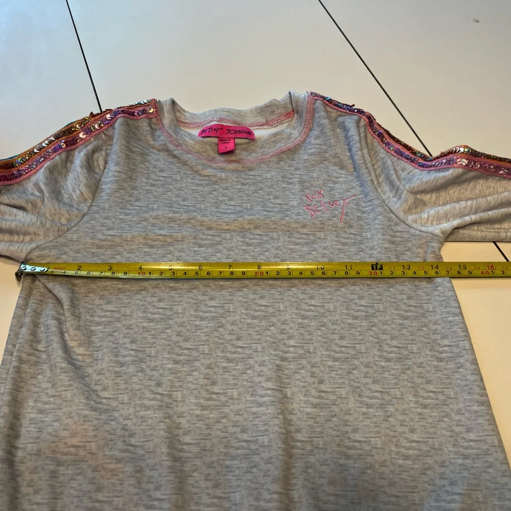Betsey Johnson girls super soft size 7 gray rainbow sequin sweatshirt